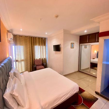 Fini Hotel Bobende Limbe Ngoại thất bức ảnh