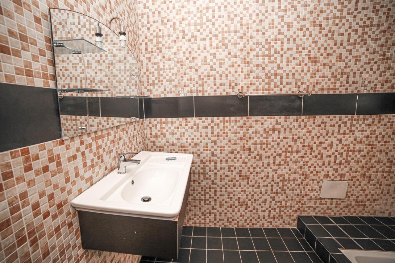 Fini Hotel Bobende Limbe Ngoại thất bức ảnh