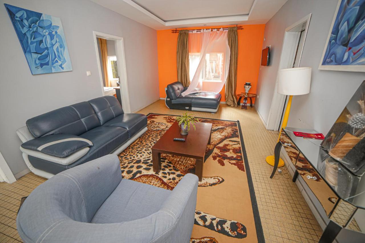 Fini Hotel Bobende Limbe Ngoại thất bức ảnh