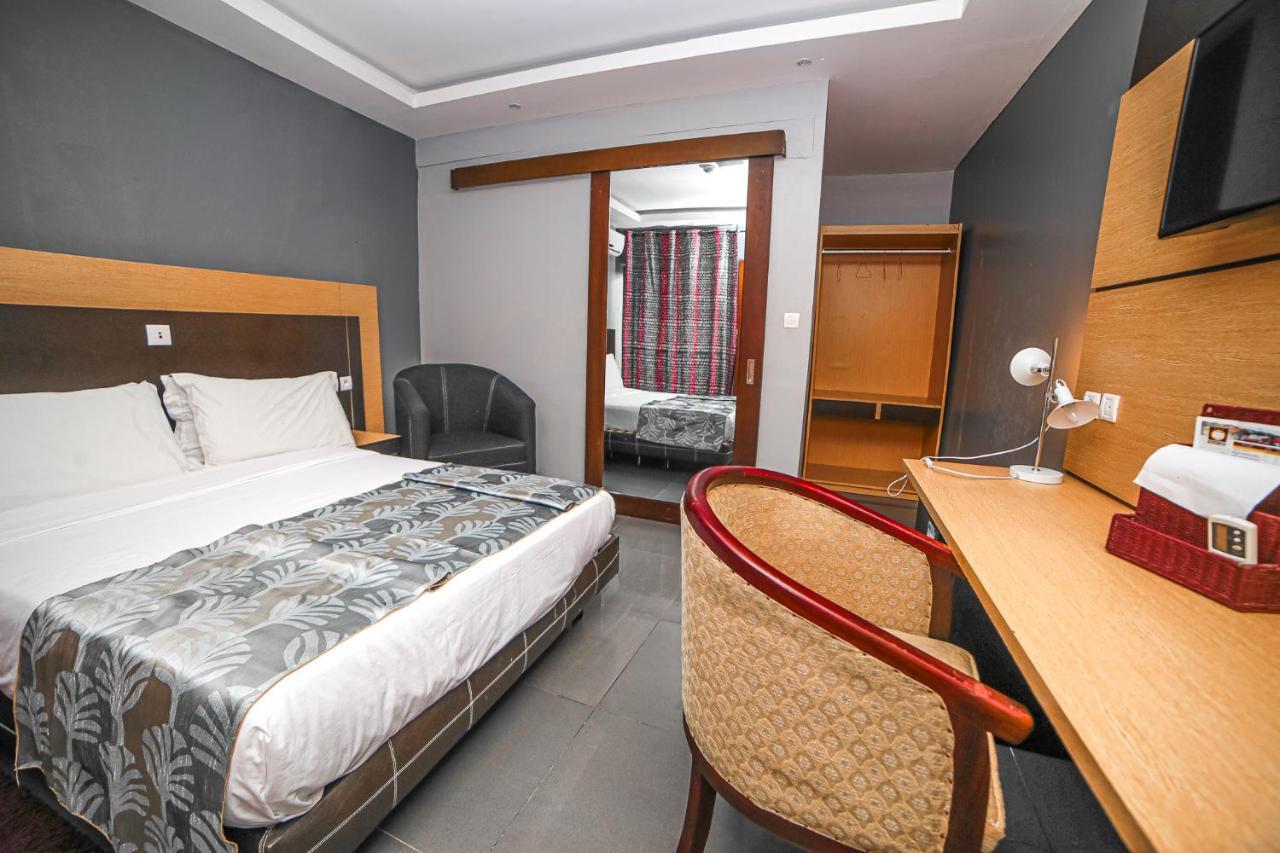Fini Hotel Bobende Limbe Ngoại thất bức ảnh