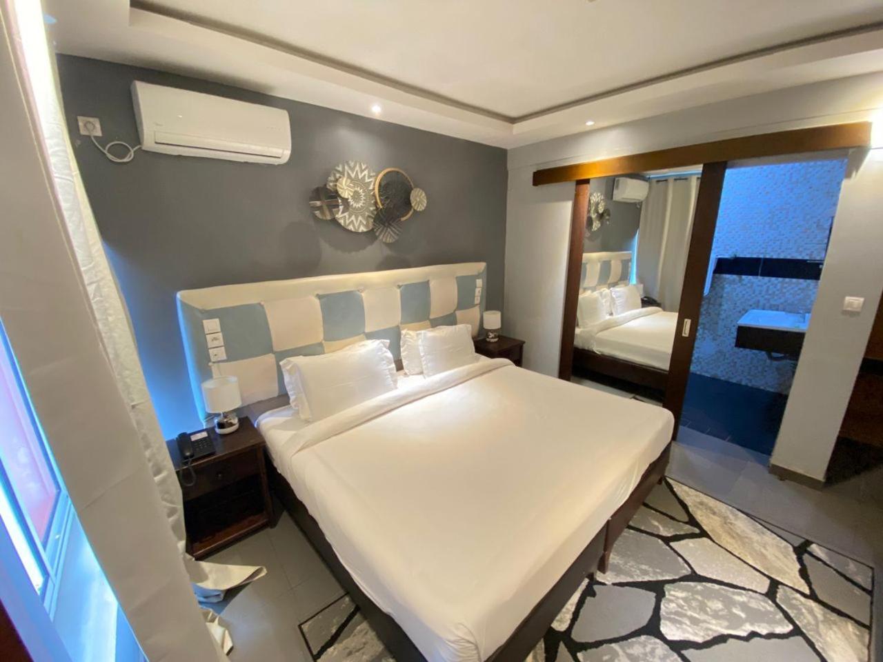 Fini Hotel Bobende Limbe Ngoại thất bức ảnh