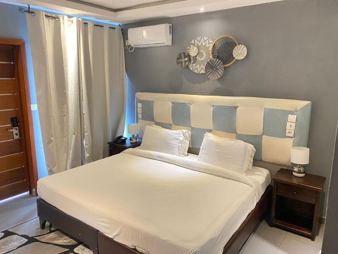 Fini Hotel Bobende Limbe Ngoại thất bức ảnh