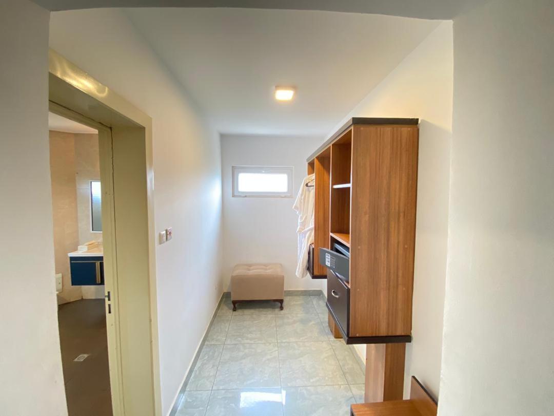 Fini Hotel Bobende Limbe Ngoại thất bức ảnh