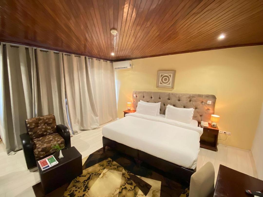 Fini Hotel Bobende Limbe Ngoại thất bức ảnh