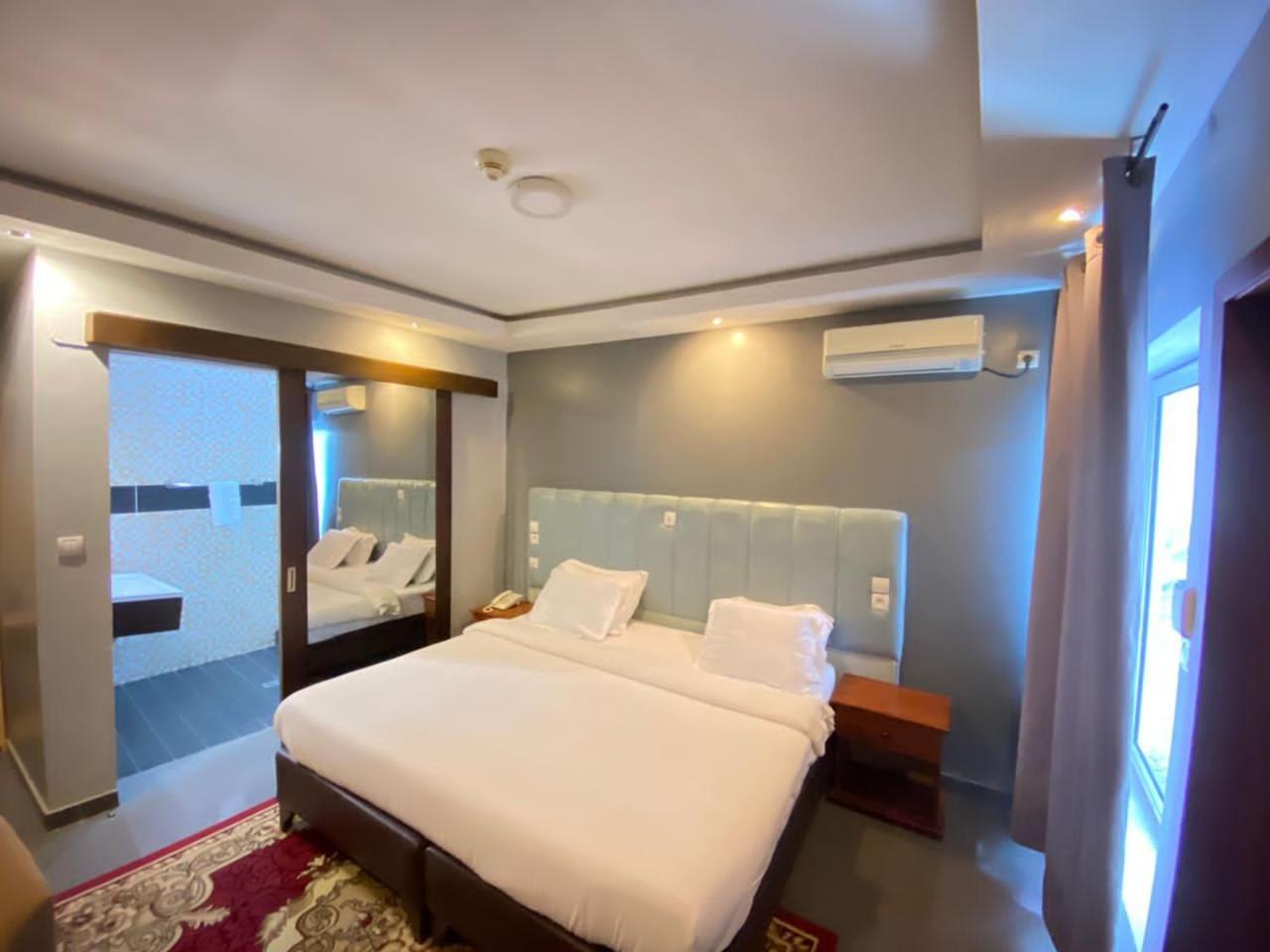 Fini Hotel Bobende Limbe Ngoại thất bức ảnh