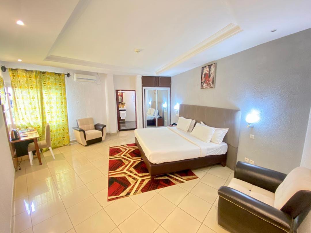 Fini Hotel Bobende Limbe Ngoại thất bức ảnh