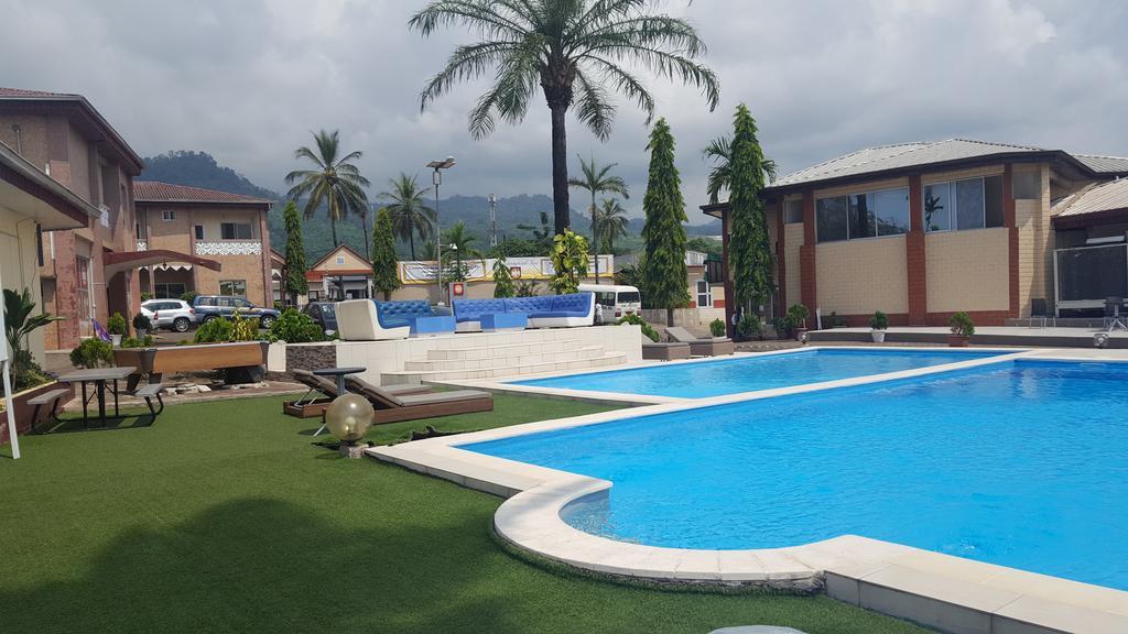 Fini Hotel Bobende Limbe Ngoại thất bức ảnh