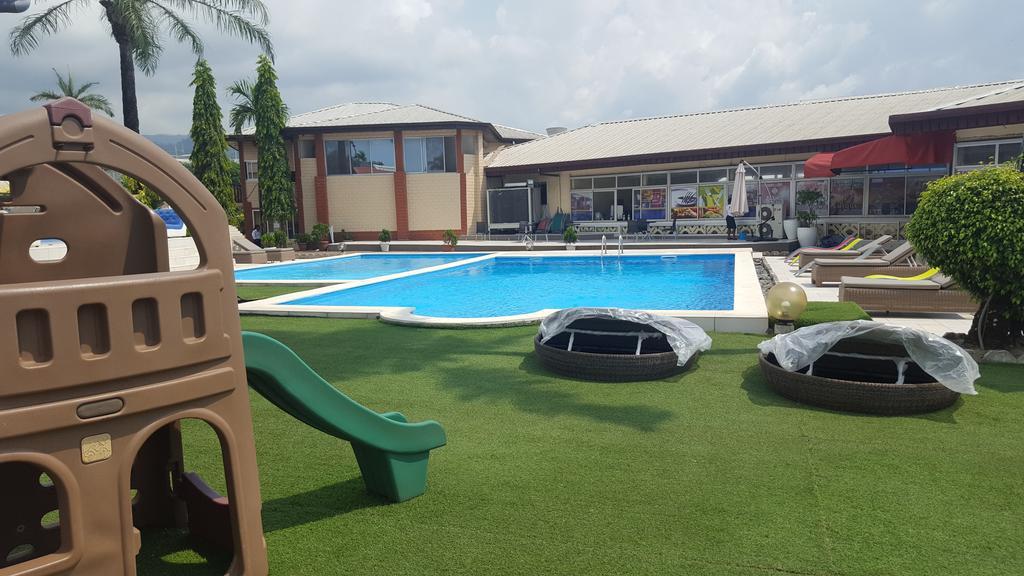 Fini Hotel Bobende Limbe Ngoại thất bức ảnh