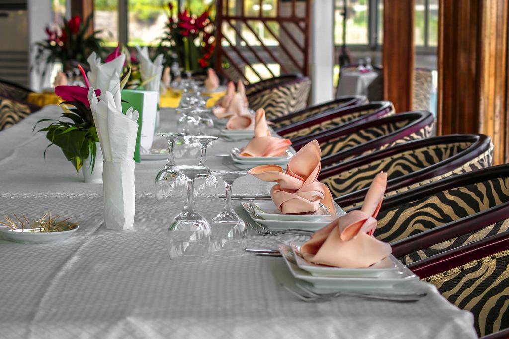 Fini Hotel Bobende Limbe Ngoại thất bức ảnh