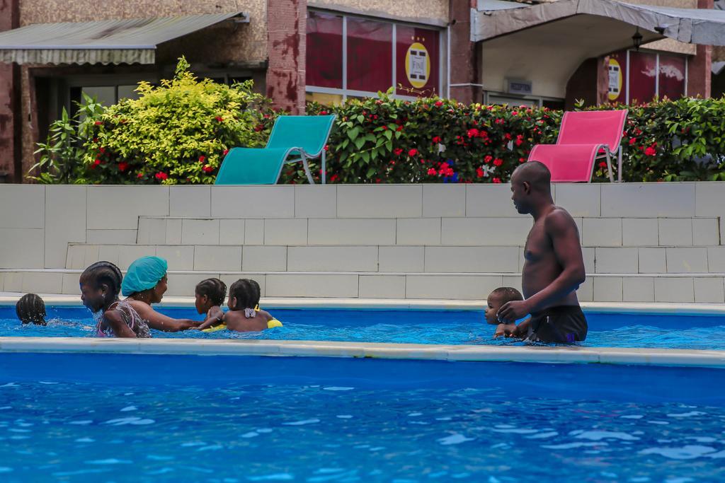 Fini Hotel Bobende Limbe Ngoại thất bức ảnh