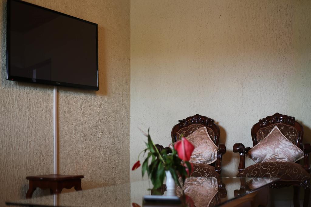 Fini Hotel Bobende Limbe Ngoại thất bức ảnh