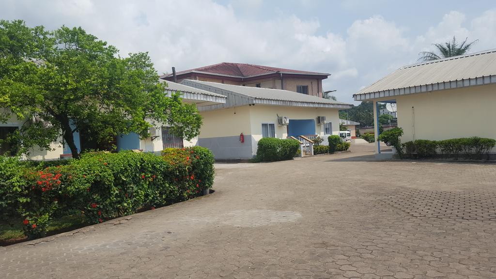 Fini Hotel Bobende Limbe Ngoại thất bức ảnh