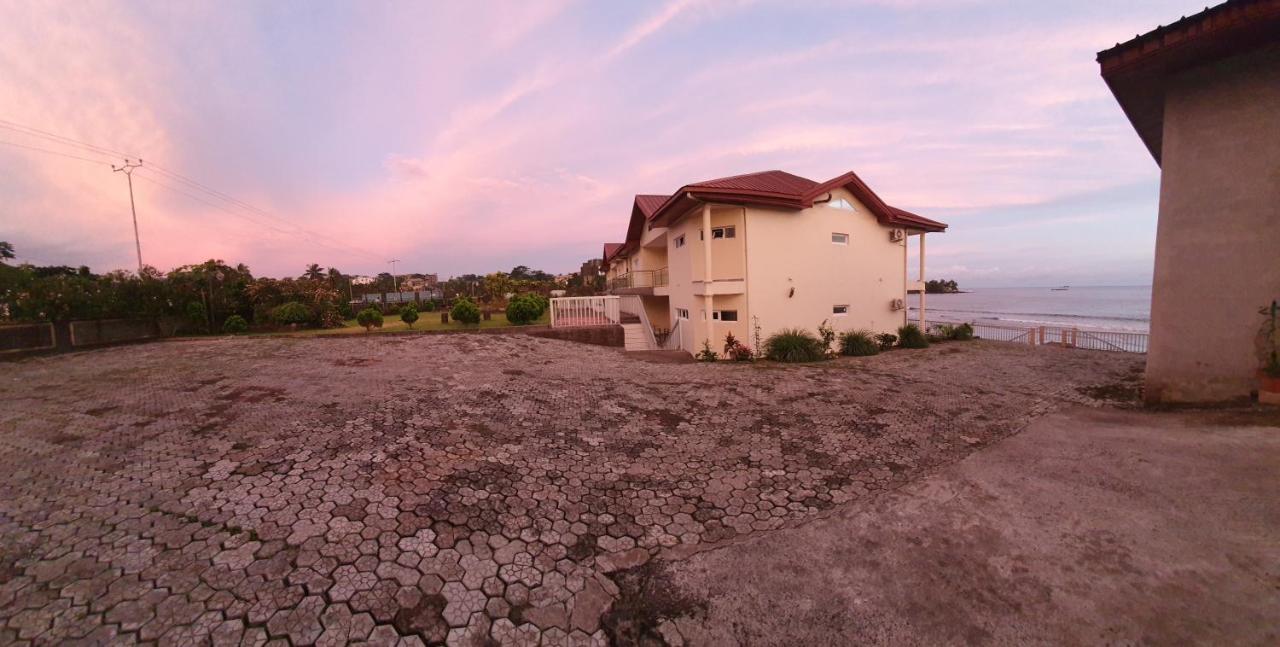 Fini Hotel Bobende Limbe Ngoại thất bức ảnh