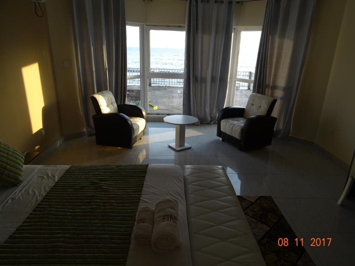 Fini Hotel Bobende Limbe Ngoại thất bức ảnh