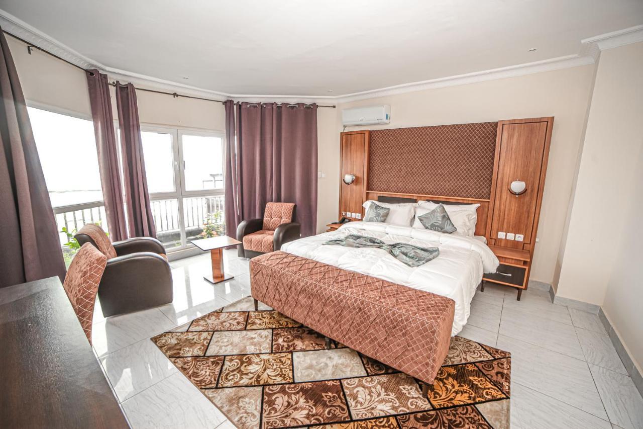 Fini Hotel Bobende Limbe Ngoại thất bức ảnh